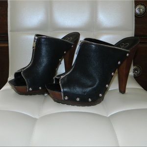 Jessica Simpson heels